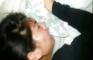 XXX Ibu memberikan krim pijat kaki untuk 18 tahun Amatir di Kiev kumpulan cerita gay romantis