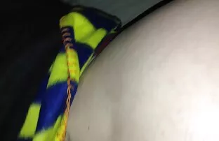 XXX Botol minyak kumpulan cerita legenda dalam bahasa jawa zaitun dengan sepatu hak tinggi yang indah, memukul berdiri
